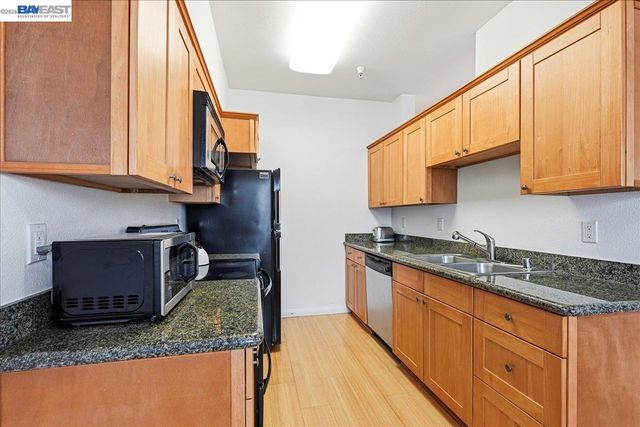 2423 Creekside Ct, Hayward, CA 94542