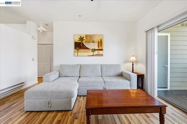 2423 Creekside Ct, Hayward, CA 94542