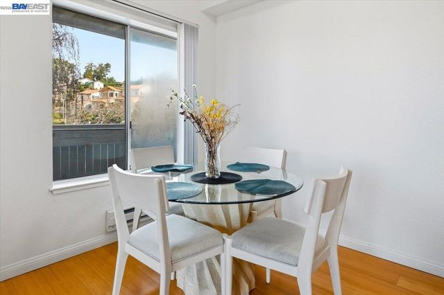 2423 Creekside Ct, Hayward, CA 94542