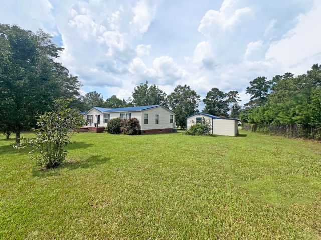 1156 Wa Gamble Road, Manning, SC 29102
