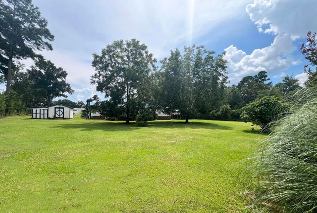 1156 Wa Gamble Road, Manning, SC 29102