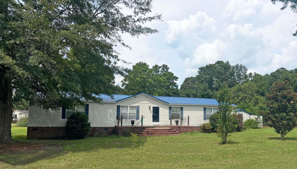 1156 Wa Gamble Road, Manning, SC 29102