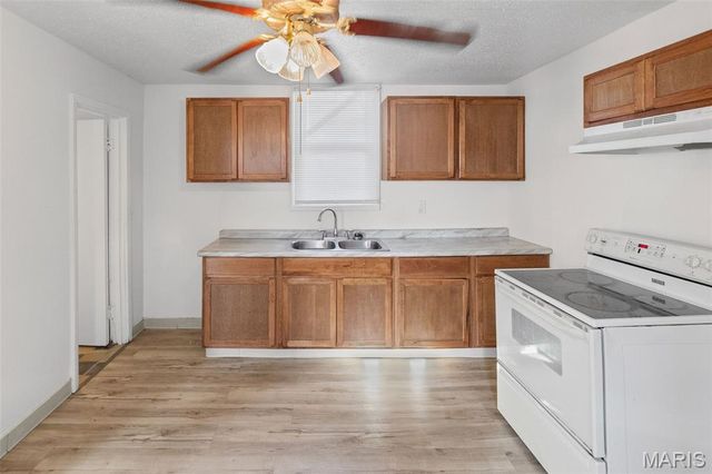 550 N 30th Street, East St Louis, IL 62205