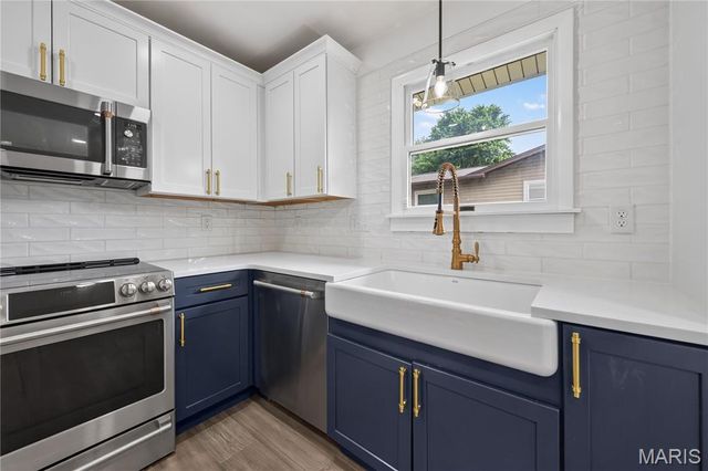 608 Mosport Drive, St Charles, MO 63304