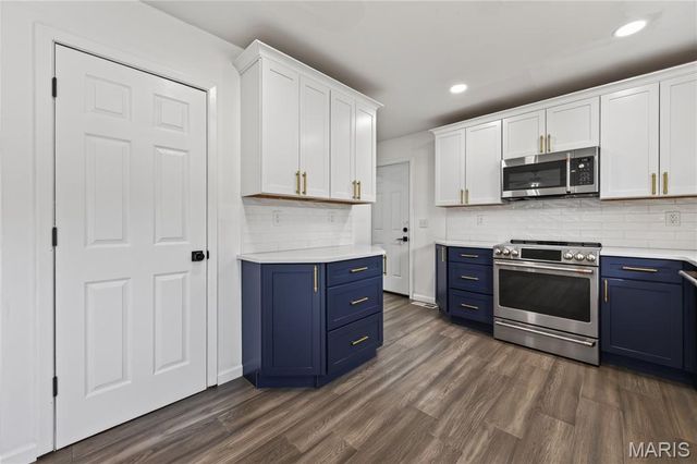 608 Mosport Drive, St Charles, MO 63304