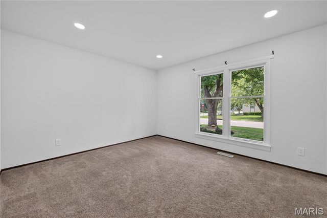 608 Mosport Drive, St Charles, MO 63304