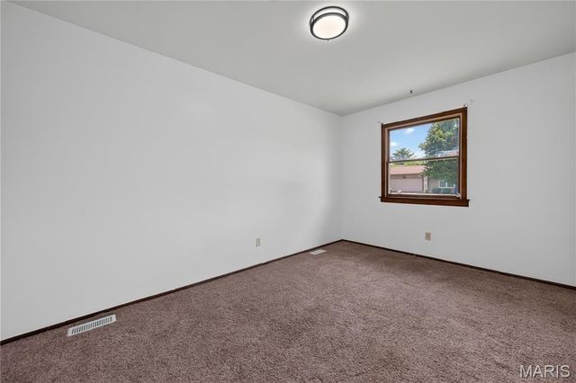 608 Mosport Drive, St Charles, MO 63304