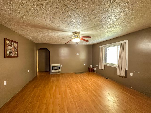 5930 KY-11, Manchester, KY 40962