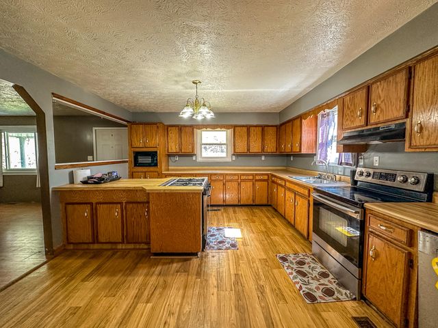 5930 KY-11, Manchester, KY 40962
