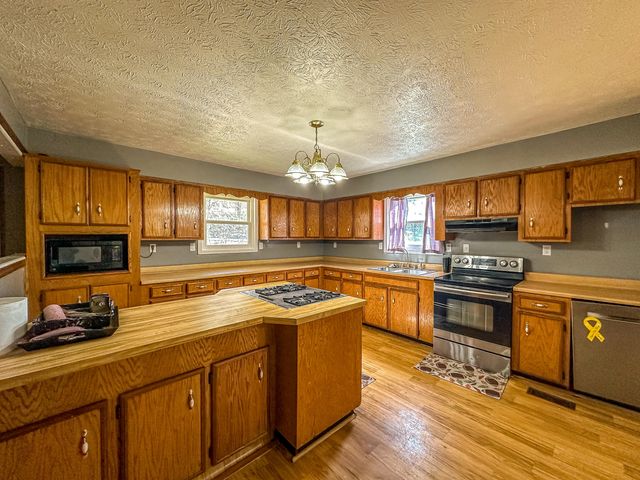 5930 KY-11, Manchester, KY 40962