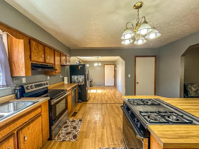 5930 KY-11, Manchester, KY 40962