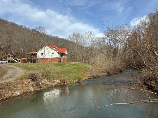 5930 KY-11, Manchester, KY 40962