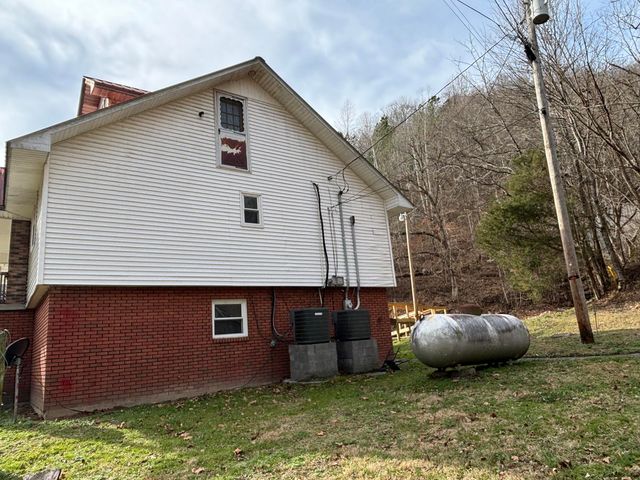 5930 KY-11, Manchester, KY 40962