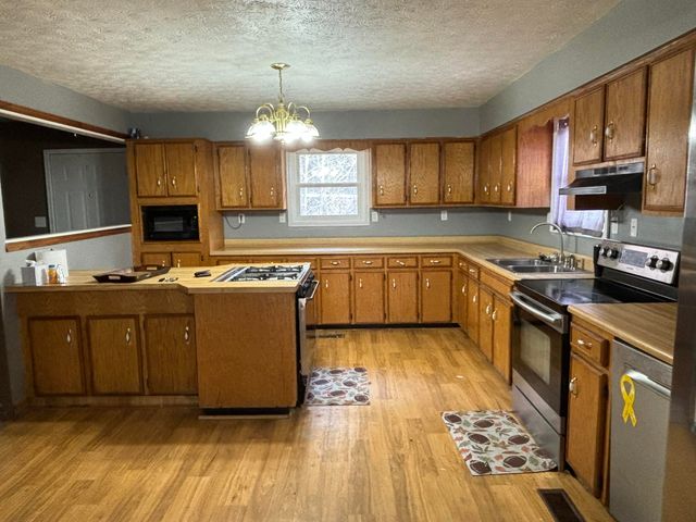 5930 KY-11, Manchester, KY 40962