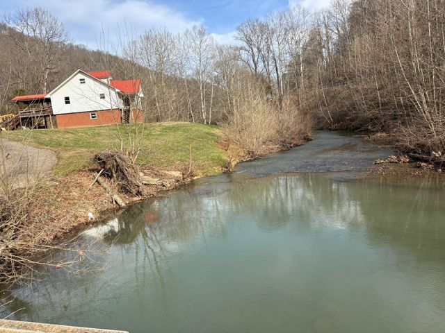 5930 KY-11, Manchester, KY 40962