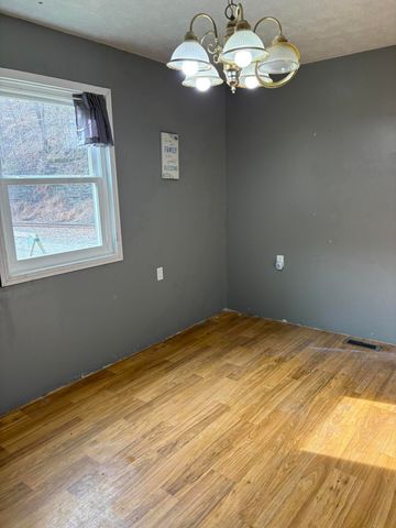 5930 KY-11, Manchester, KY 40962