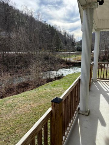 5930 KY-11, Manchester, KY 40962