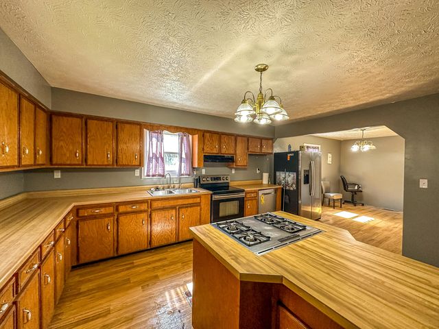 5930 KY-11, Manchester, KY 40962