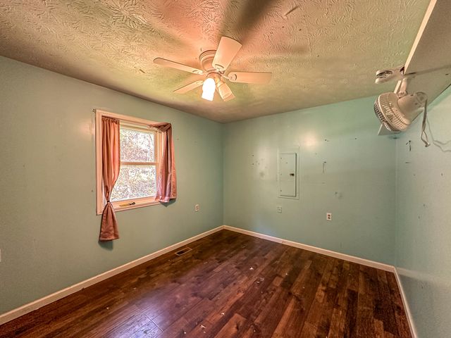 5930 KY-11, Manchester, KY 40962