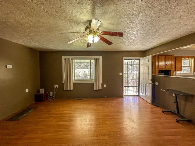 5930 KY-11, Manchester, KY 40962