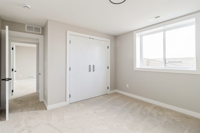 14512 Northpark Drive, Urbandale, IA 50111