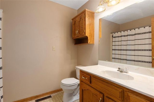 23704 S Scottsdale Terrace, Peculiar, MO 64078