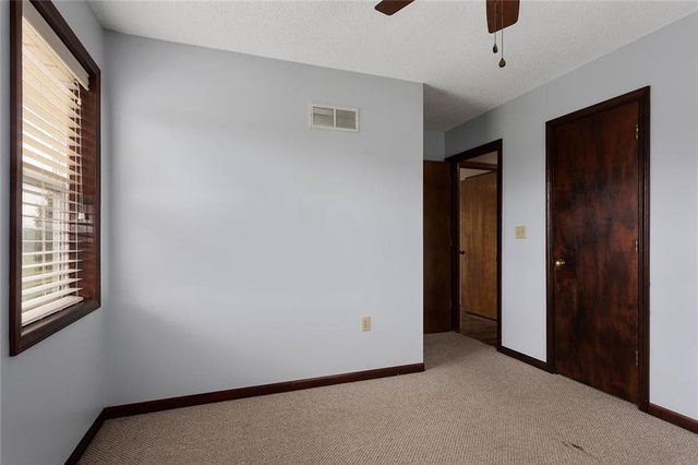 23704 S Scottsdale Terrace, Peculiar, MO 64078