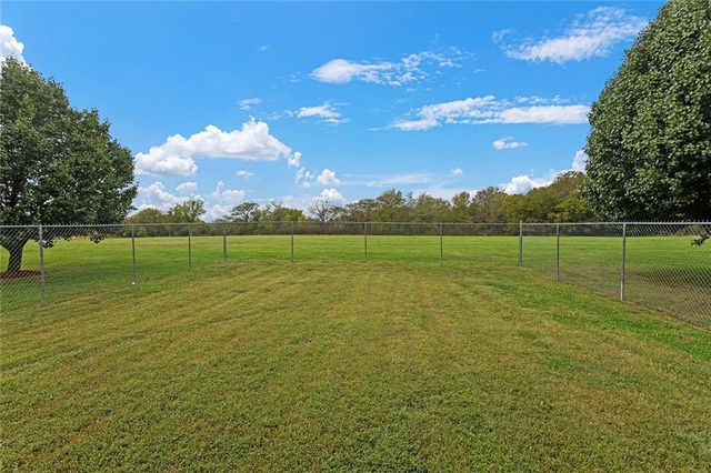 23704 S Scottsdale Terrace, Peculiar, MO 64078