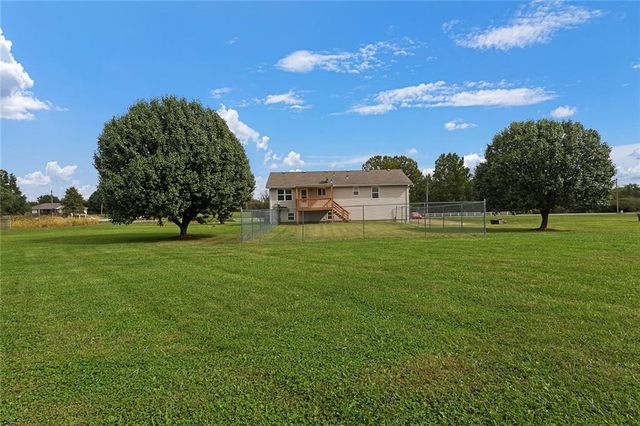 23704 S Scottsdale Terrace, Peculiar, MO 64078