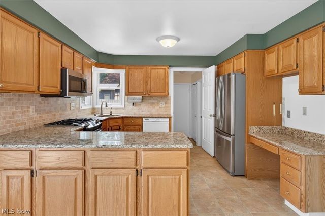 491 Thackeray Trail, Richmond Heights, OH 44143