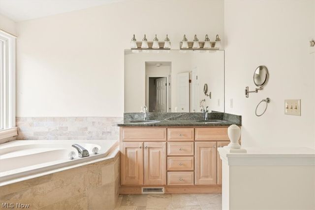 491 Thackeray Trail, Richmond Heights, OH 44143