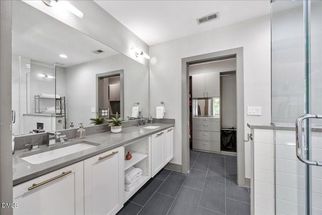 1306 Glenwood Avenue 101, Raleigh, NC 27605