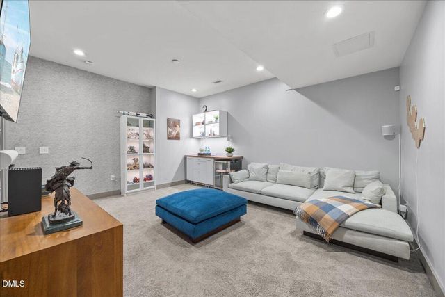 1306 Glenwood Avenue 101, Raleigh, NC 27605