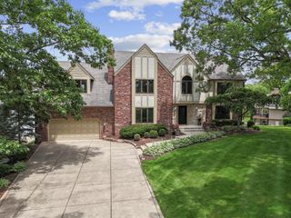 467 Scarborough Road, Valparaiso, IN 46385