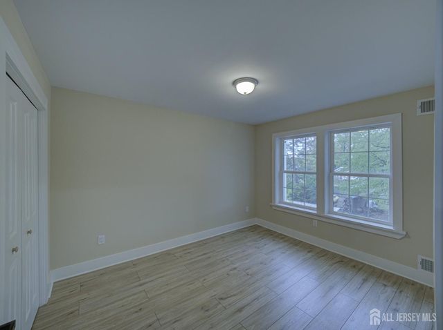 8 travers Avenue, Edison, NJ 08817