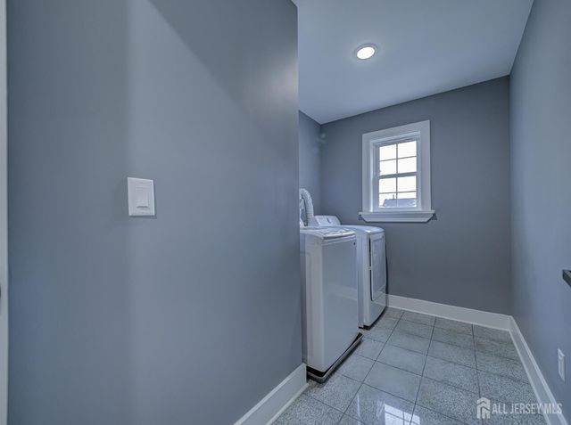 8 travers Avenue, Edison, NJ 08817