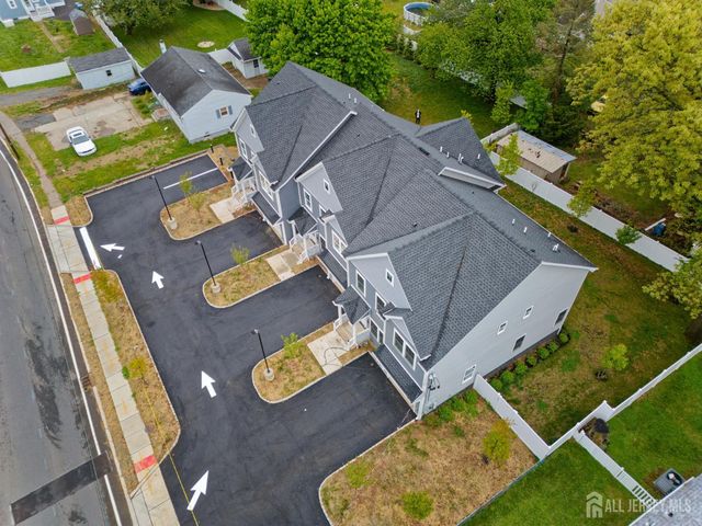 8 travers Avenue, Edison, NJ 08817