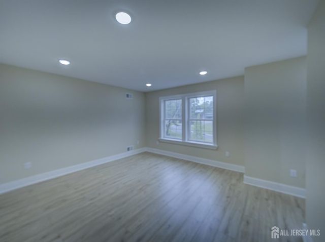 8 travers Avenue, Edison, NJ 08817
