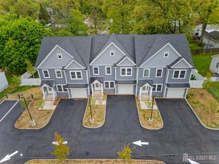 8 travers Avenue, Edison, NJ 08817