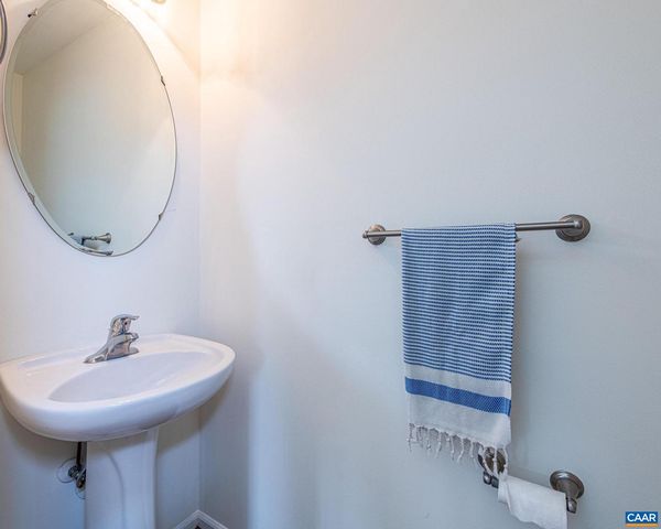 9 LAUREL OAK CT, Zion Crossroads, VA 22942