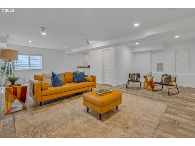 15937 Sw TUSCANY St, Portland, OR 97223
