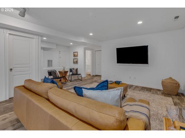 15937 Sw TUSCANY St, Portland, OR 97223