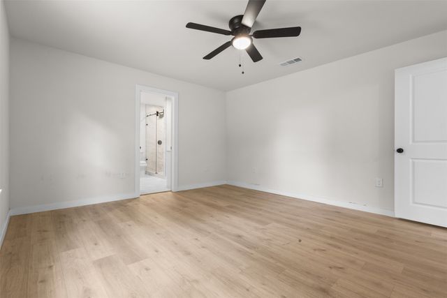 422 Sparks Street, Grand Prairie, TX 75051