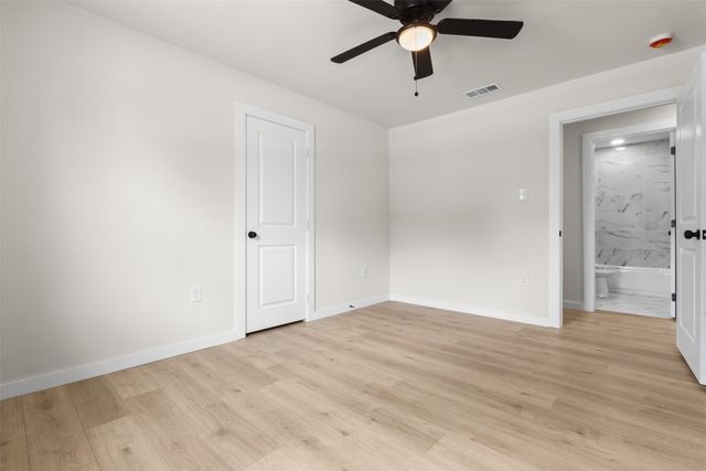 422 Sparks Street, Grand Prairie, TX 75051
