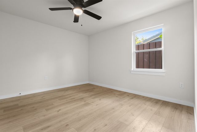 422 Sparks Street, Grand Prairie, TX 75051