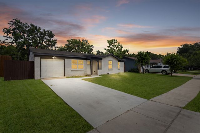 422 Sparks Street, Grand Prairie, TX 75051