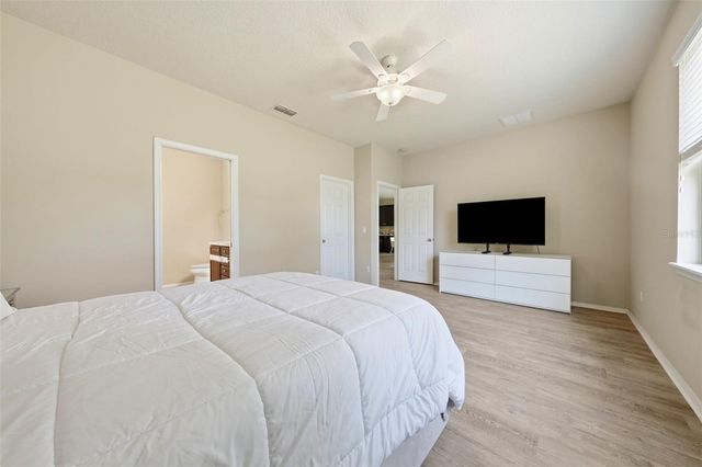 20945 OLDENBURG LOOP, Mount Dora, FL 32757