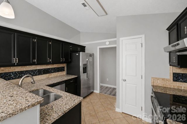 1828 Sugar Hollow Drive, Charlotte, NC 28214