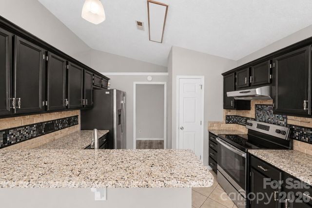1828 Sugar Hollow Drive, Charlotte, NC 28214