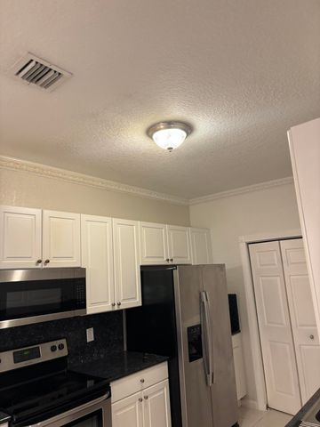 3545 Forest Hill Boulevard 2, Palm Springs, FL 33406